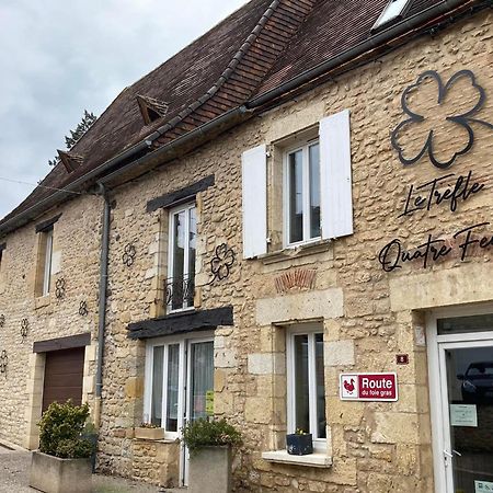 Hotel Le Trefle A Quatre Feuilles Siorac-en-Périgord Exterior foto